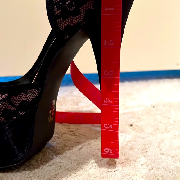 Sexy Chinese Laundry pink/black satin lined with a black lace overlay stilettos! - Picture 5 of 13